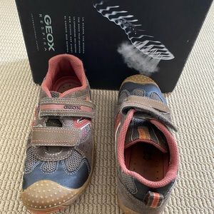 Geox velcro sneaker shoe